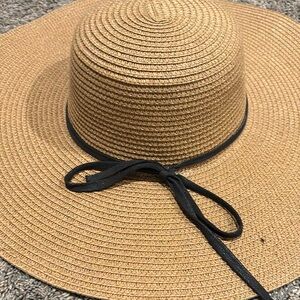 Tab sunhat with black bow